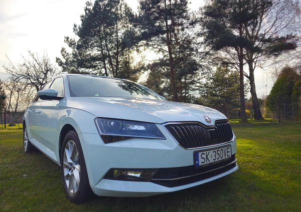 Skoda Superb cena 77700 przebieg: 171858, rok produkcji 2018 z Katowice małe 379